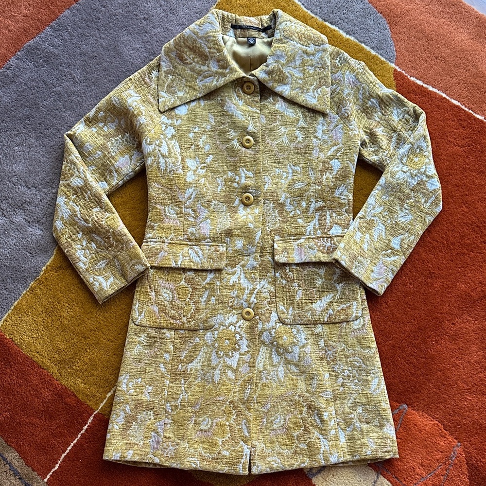 Beautiful Vintage ISDA & Co coat